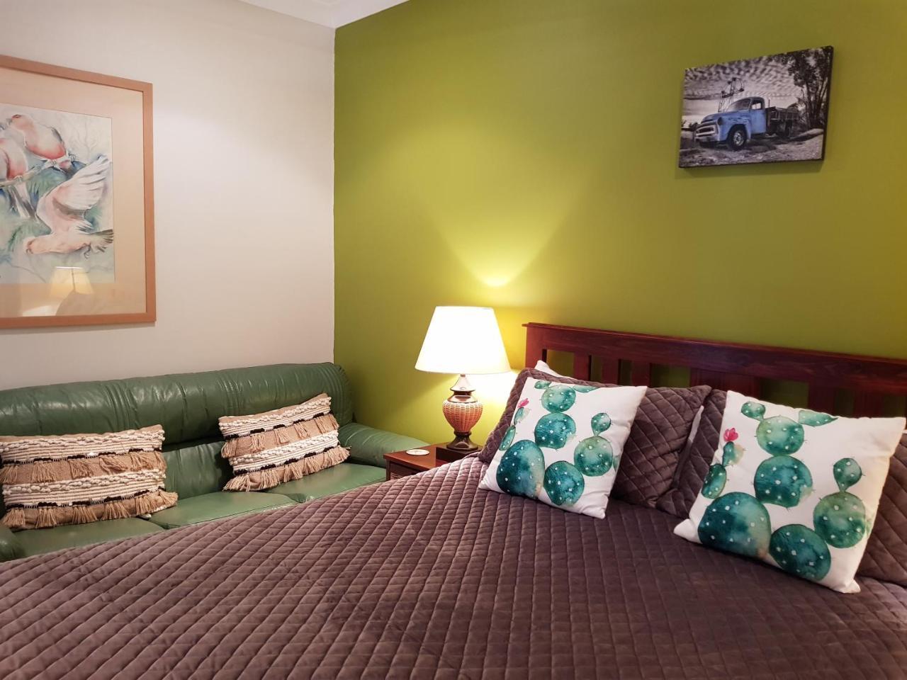 Sonja'S Bed And Breakfast Lightning Ridge Exterior foto